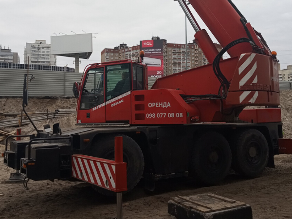 Автокран Demag AC 40 red cabin